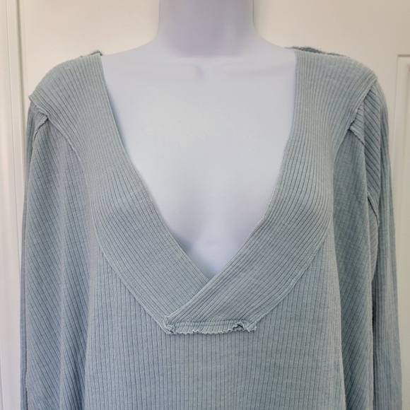 Free People We The Free Light Blue Long Sleeve Relaxed Fit Ribbed Knit Top S - Picture 3 of 10